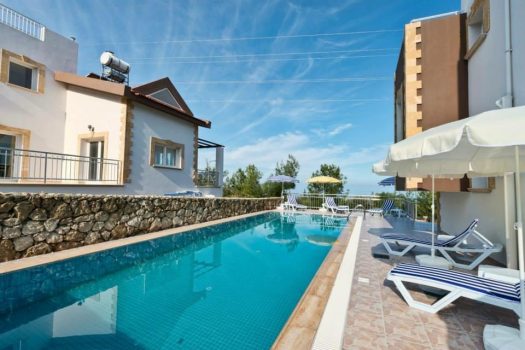 Holiday Rentals 4 bedroom villa with Private Pool