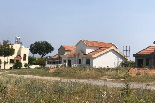 9 houses under construction and land for sale