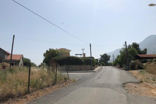 9 houses under construction and land for sale