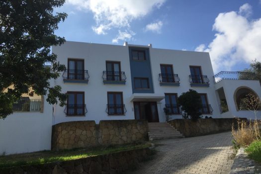 2+1 flat for sale in the mountains in Kyrenia, North Cyprus